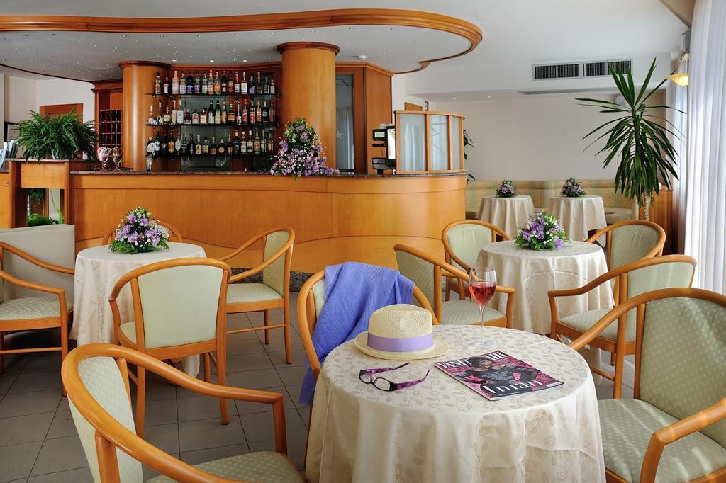 Hotel Helios Diano Marina Eksteriør bilde