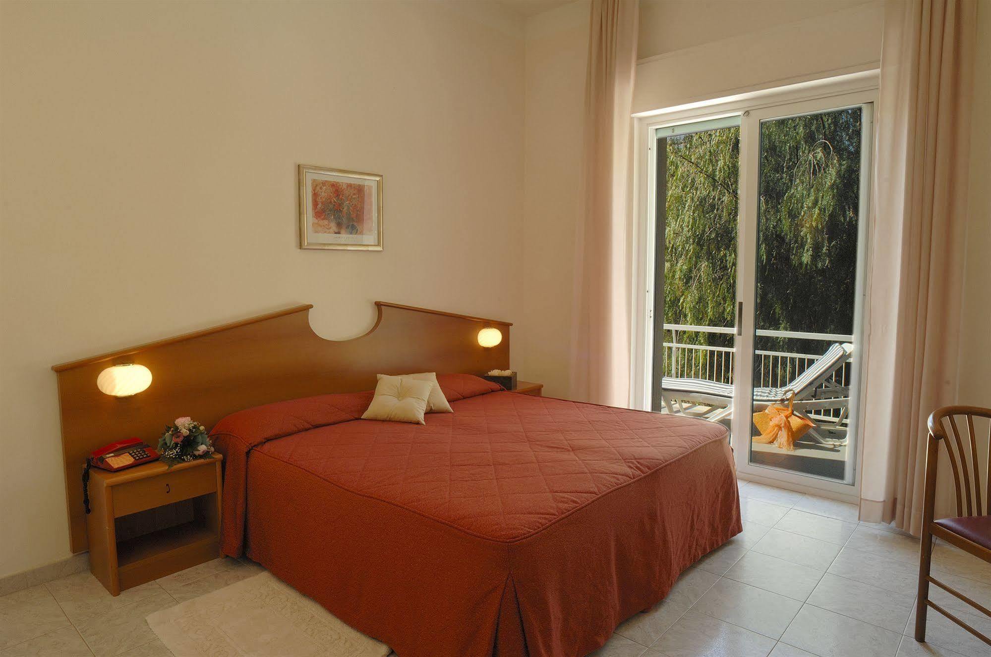Hotel Helios Diano Marina Eksteriør bilde