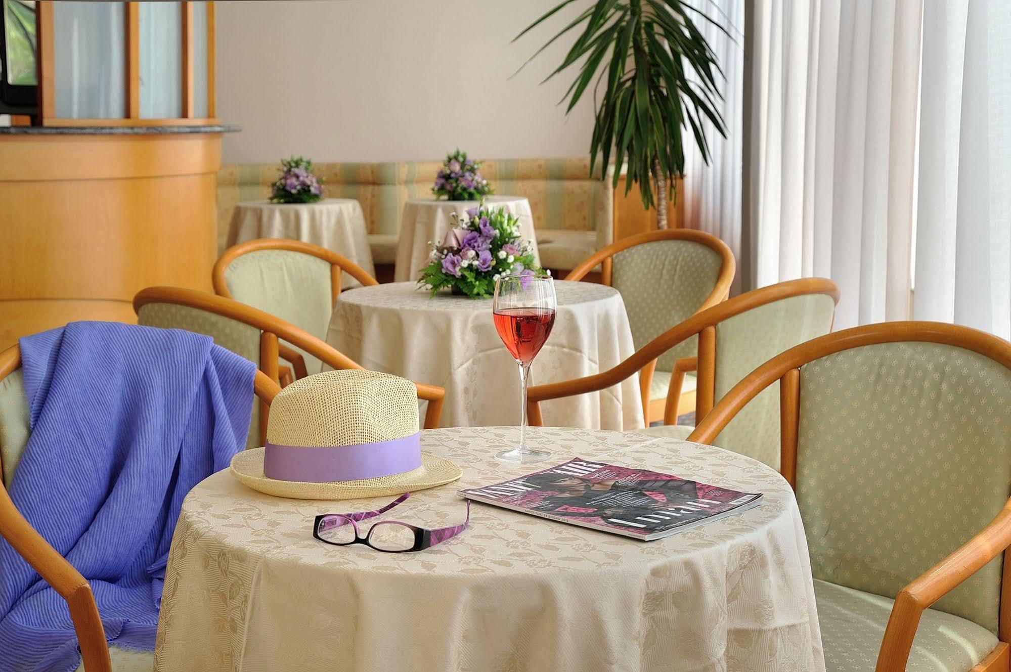 Hotel Helios Diano Marina Eksteriør bilde
