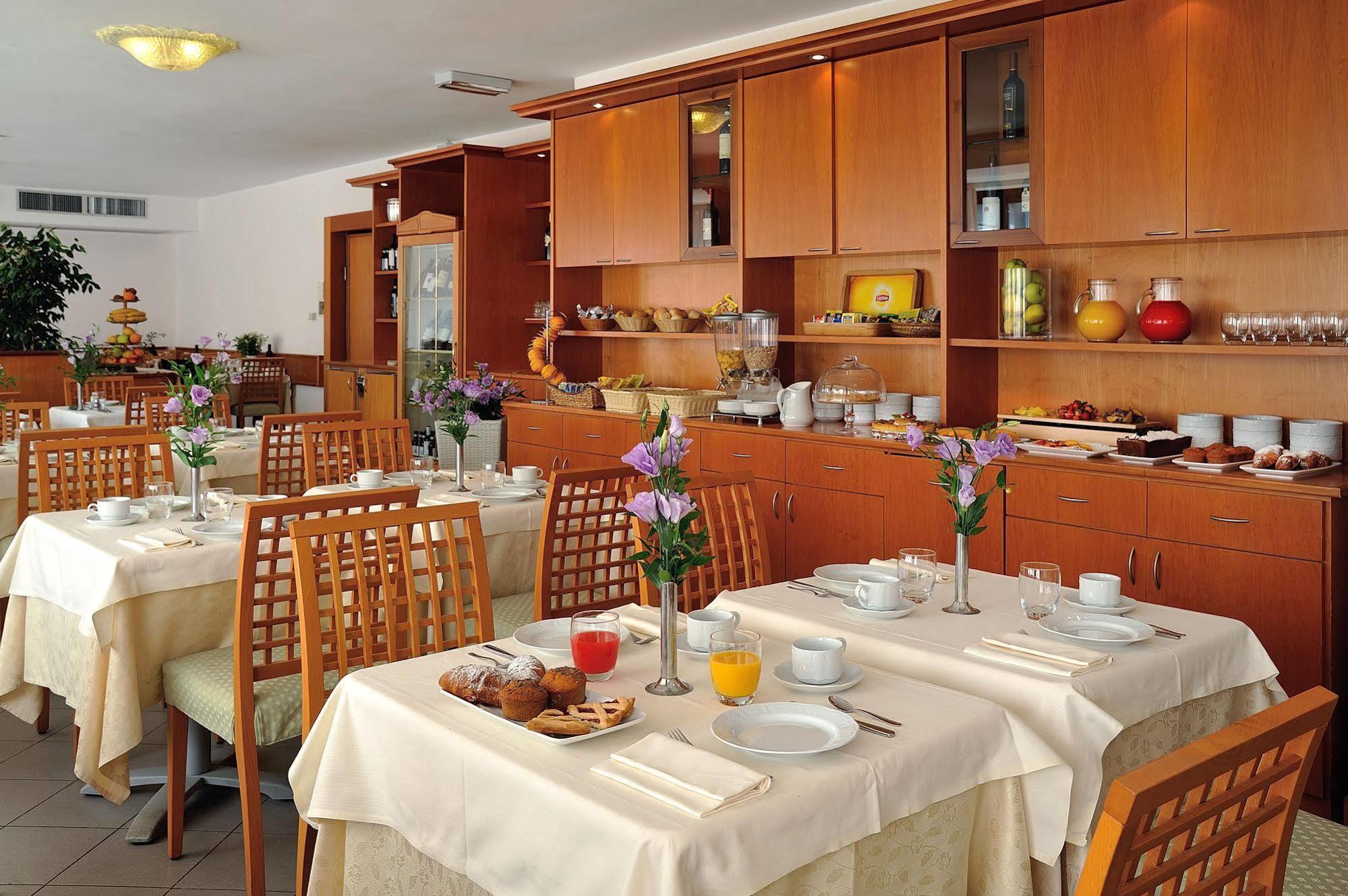 Hotel Helios Diano Marina Eksteriør bilde