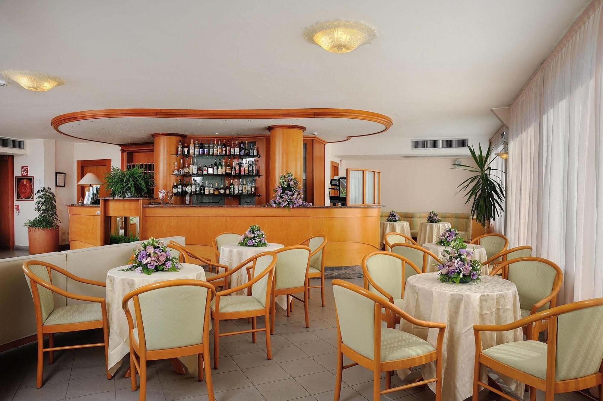 Hotel Helios Diano Marina Eksteriør bilde